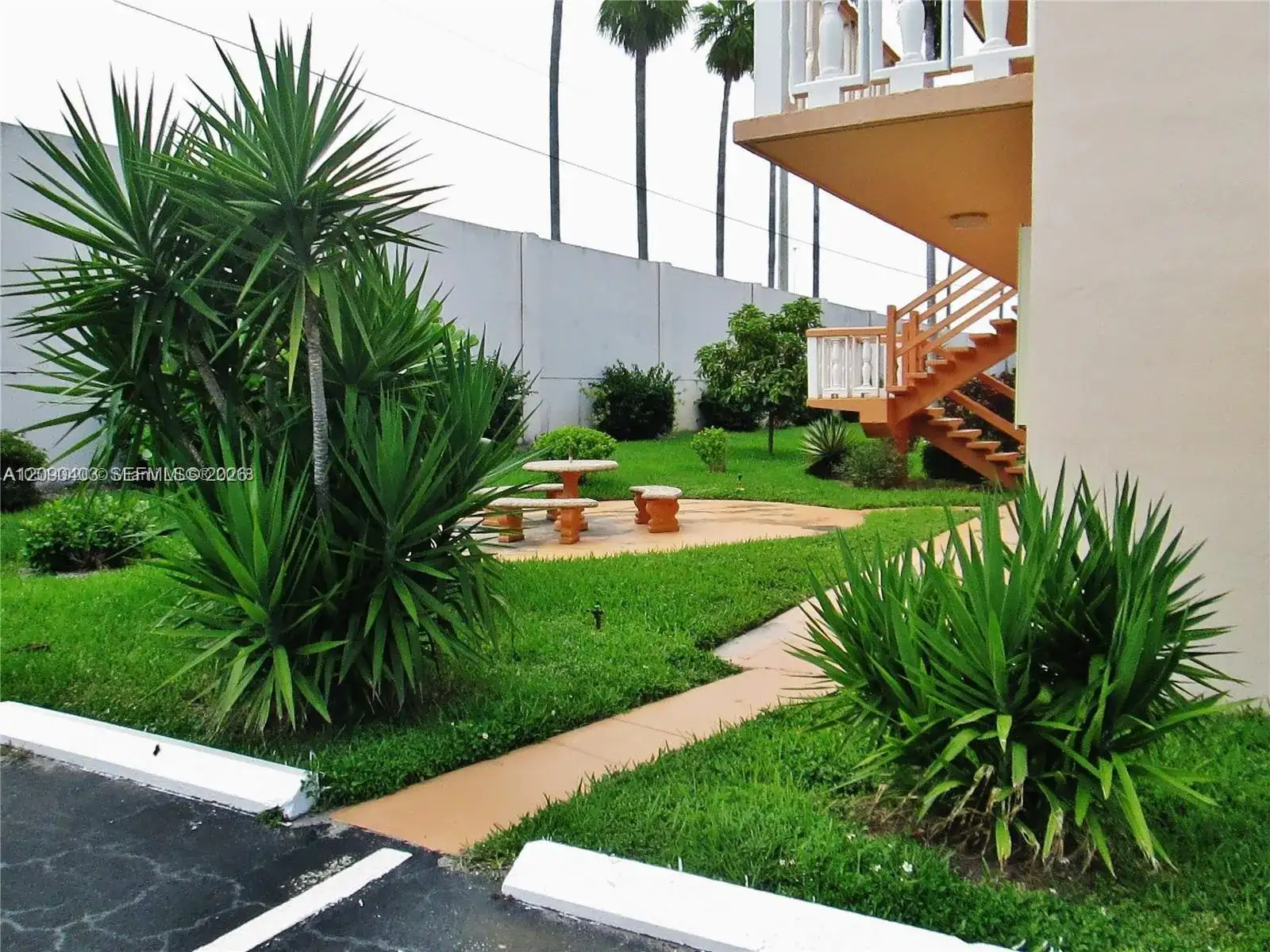 920 SW 11th Ave # 9D, Hallandale Beach FL 33009 photo 3