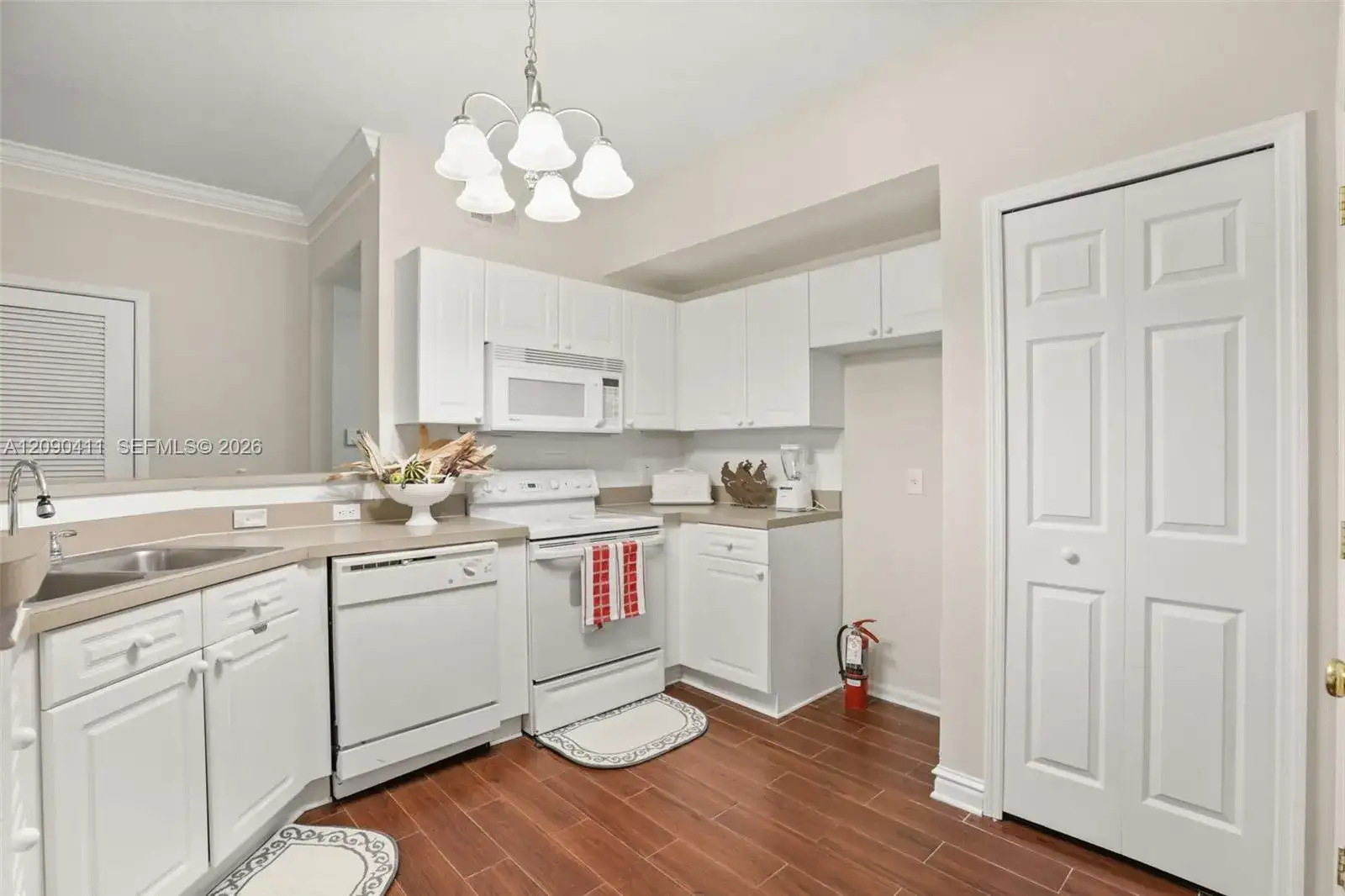 211 Longview # 102, Kissimmee FL 34747 photo 3