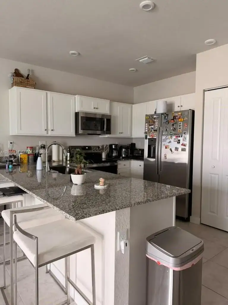 1074 NW 6th Ter, Florida City FL 33034 photo 3