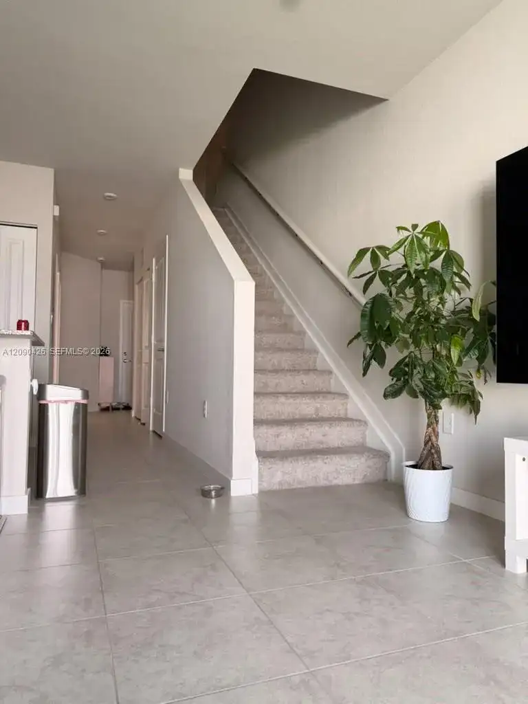 1074 NW 6th Ter, Florida City FL 33034 photo 4