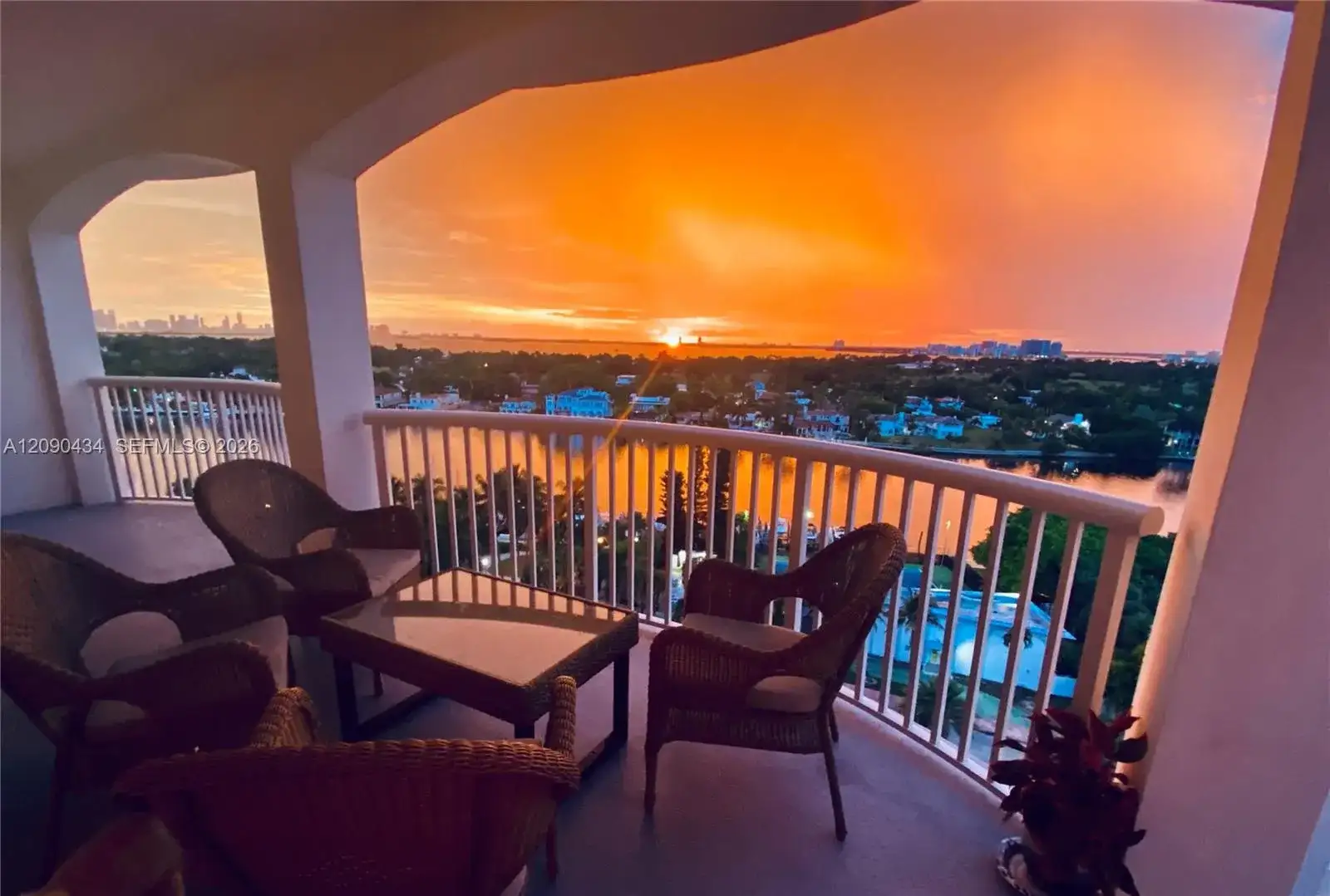 5401 Collins Ave # 1020, Miami Beach FL 33140 photo 2