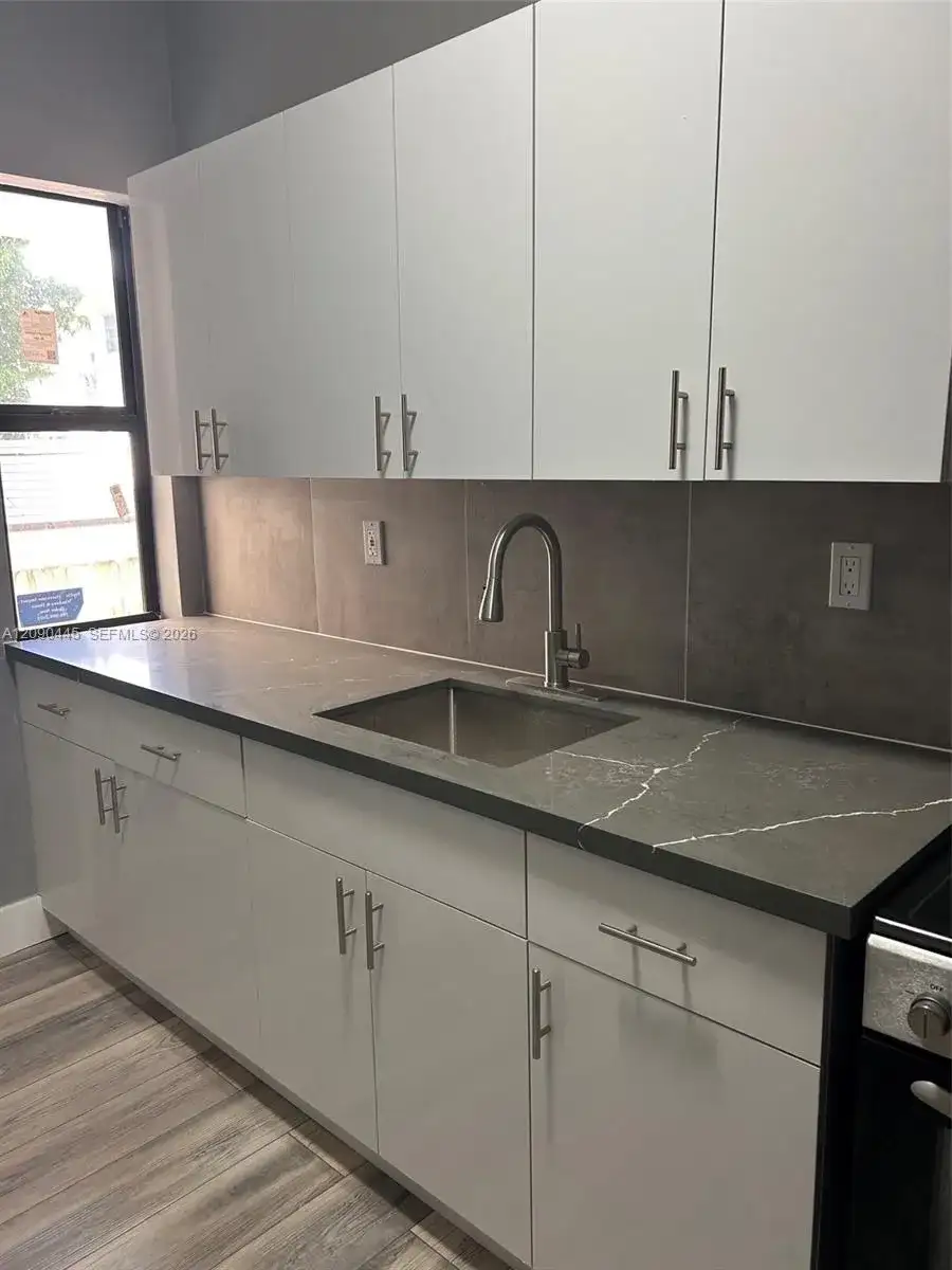 7734 Byron Ave # 6, Miami Beach FL 33141 photo 4