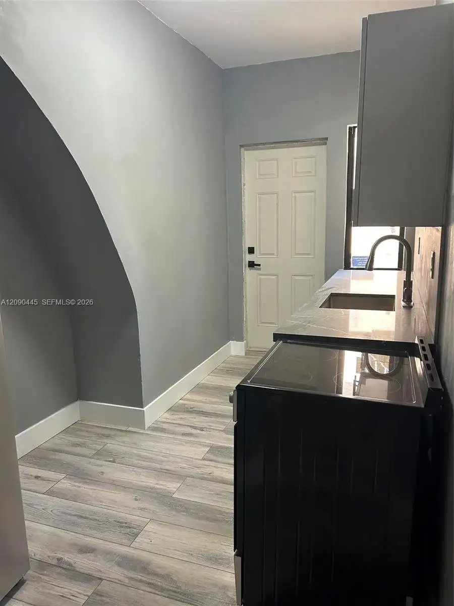 7734 Byron Ave # 6, Miami Beach FL 33141 photo 5