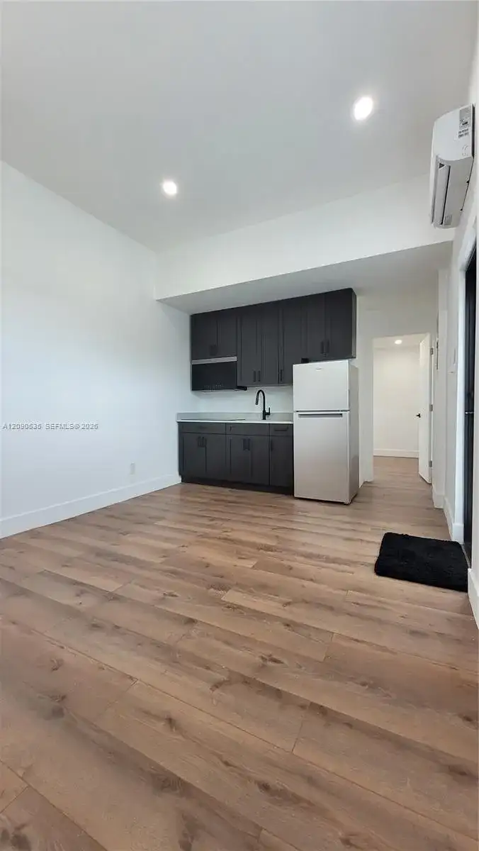 7801 Byron Ave # B, Miami Beach FL 33141 photo 4