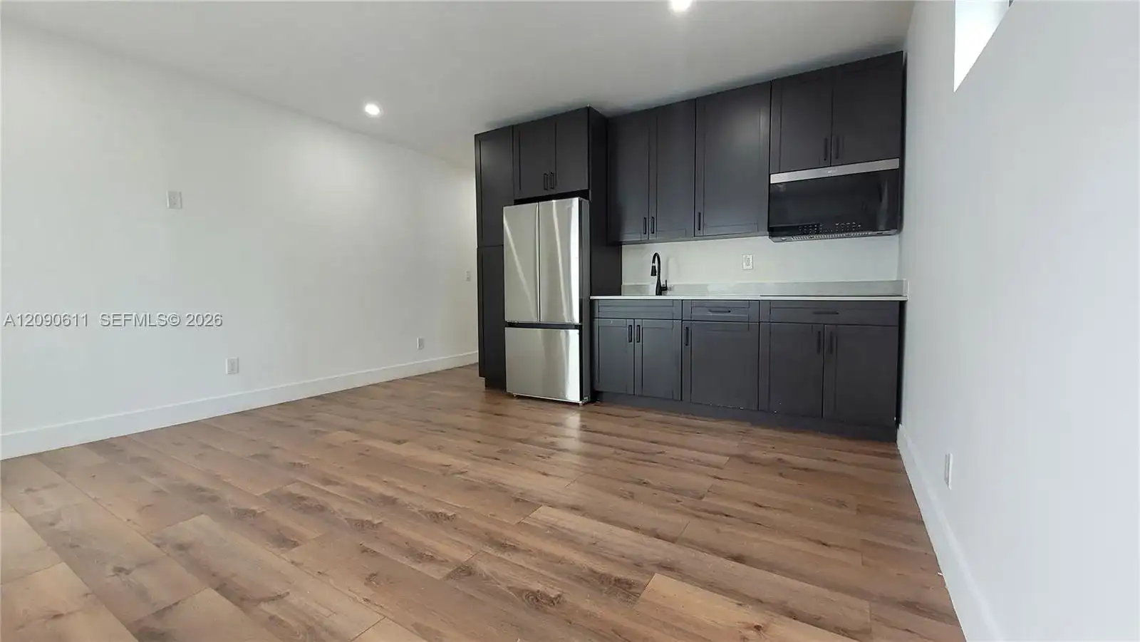 419 78th St # 2, Miami Beach FL 33141 photo 4
