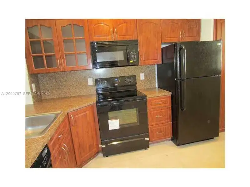 862 NE 209 ST # 202, Miami FL 33179 photo 2