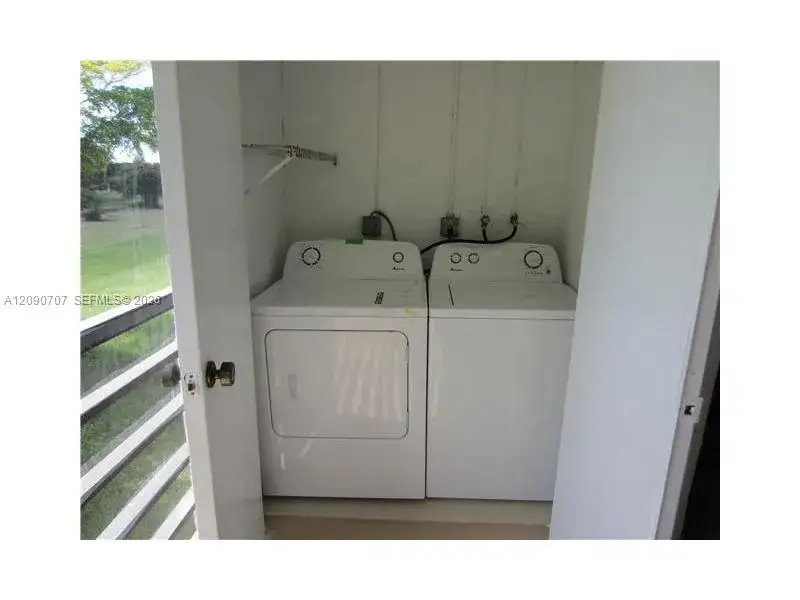862 NE 209 ST # 202, Miami FL 33179 photo 4