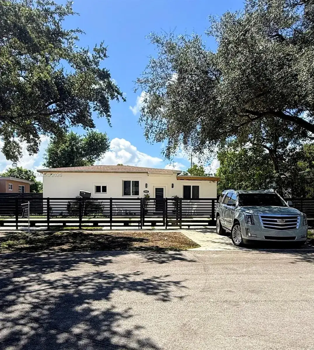1560 NW 124th St, North Miami FL 33167 photo 2