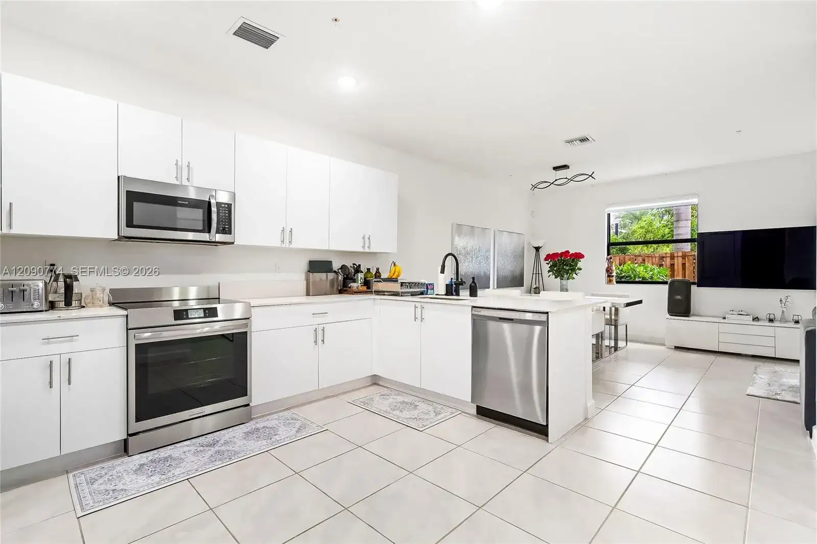 15981 SW 2nd Pl, Pembroke Pines FL 33027 photo 4