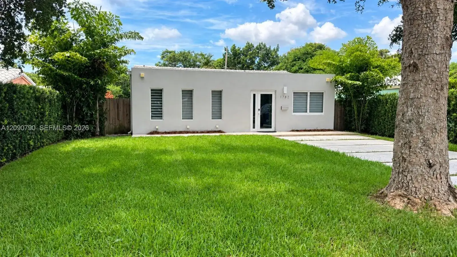 1782 NE 177th St, North Miami Beach FL 33162 photo 2