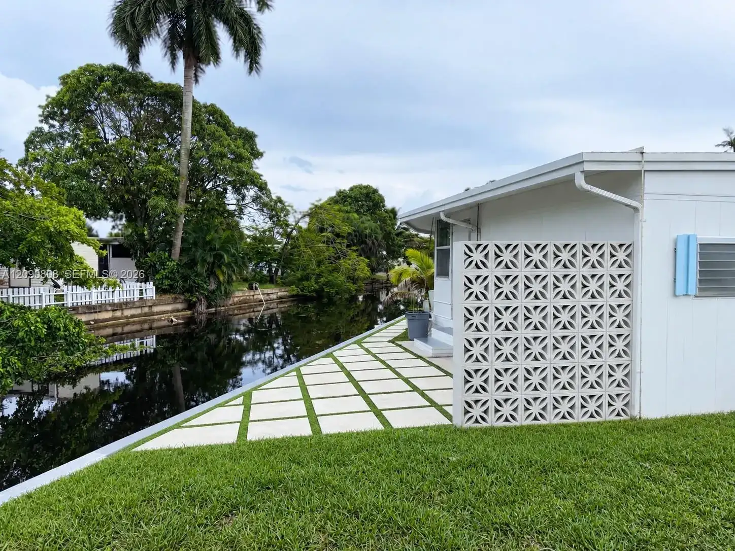 1666 SW 85th Ave, Davie FL 33324 photo 2