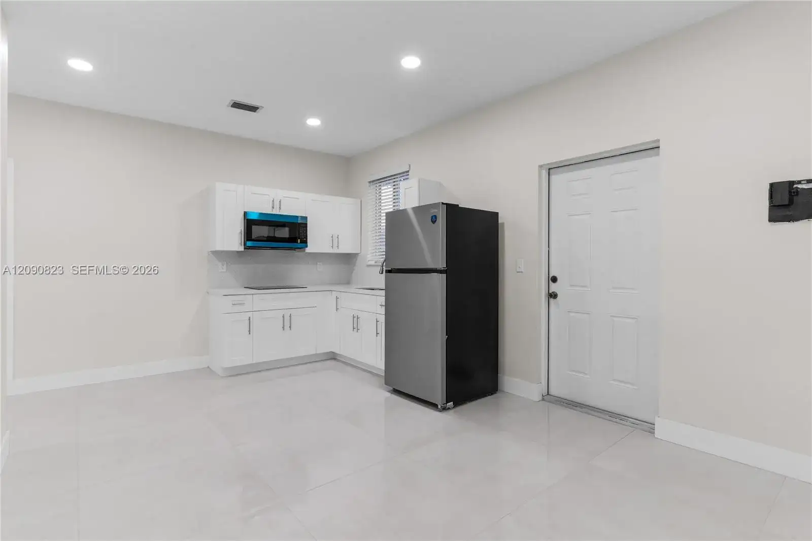 559 NW 2nd St # B, Florida City FL 33034 photo 5