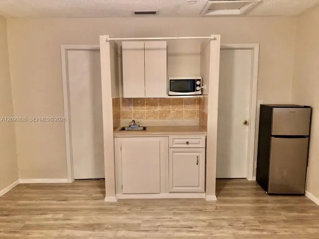 4610 SW 43rd Ter, Dania Beach FL 33314 photo 3