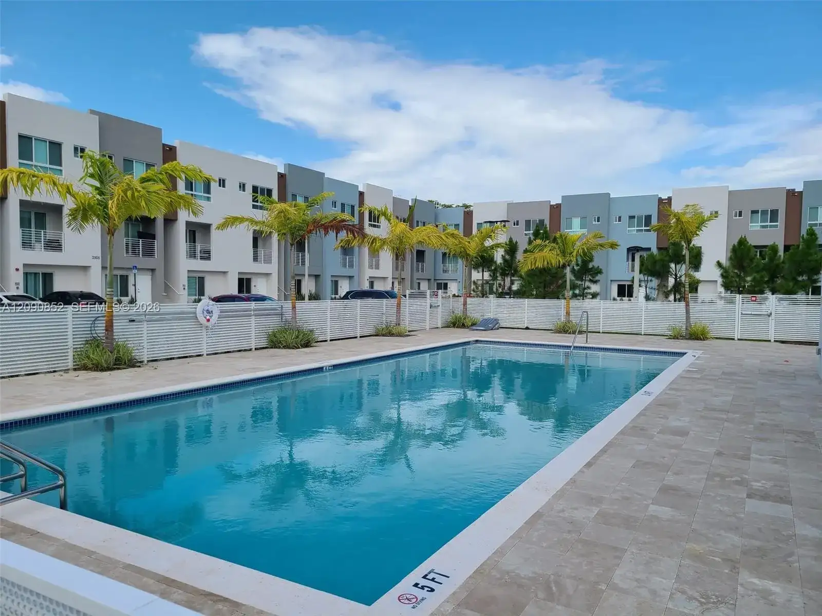2555 NE 193 St # 2114, Miami FL 33180 photo 3