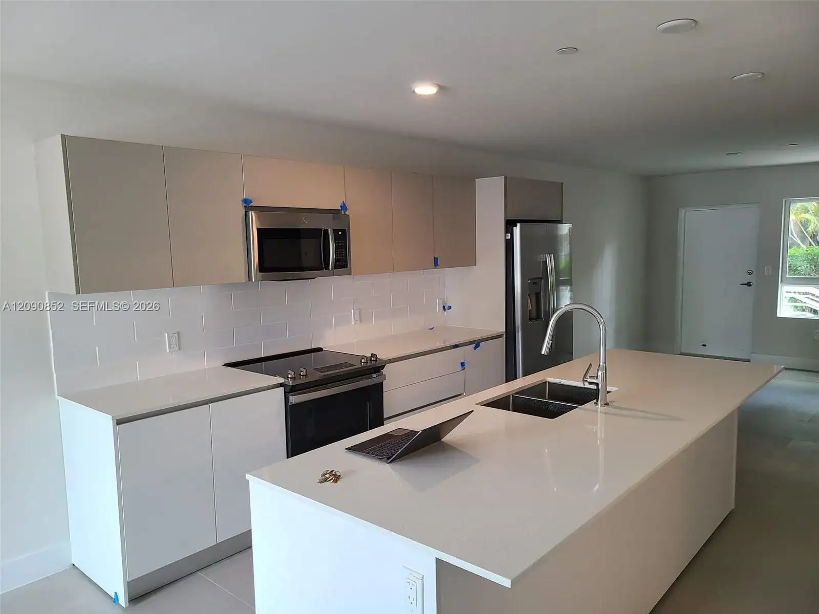 2555 NE 193 St # 2114, Miami FL 33180 photo 4