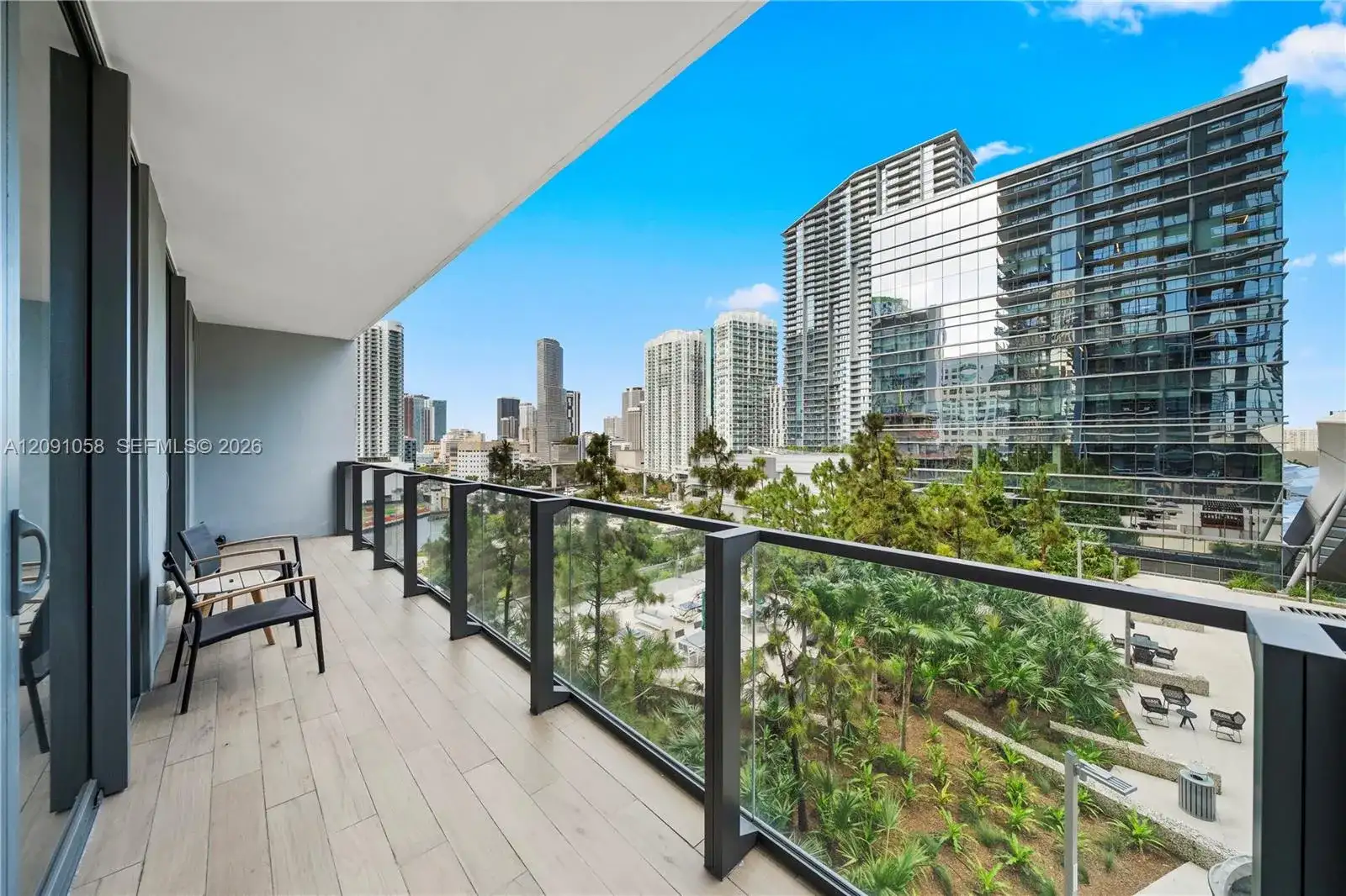 88 SW 7th St # 809, Miami FL 33130 photo 4