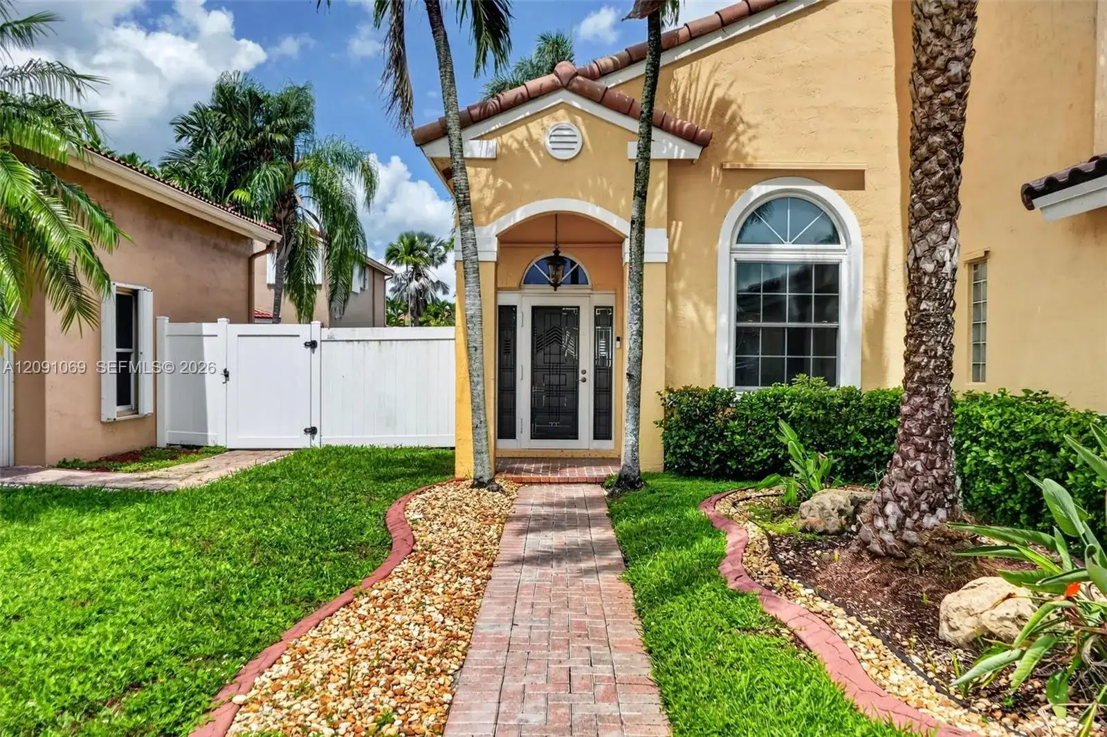 18611 NW 11th St, Pembroke Pines FL 33029 photo 5