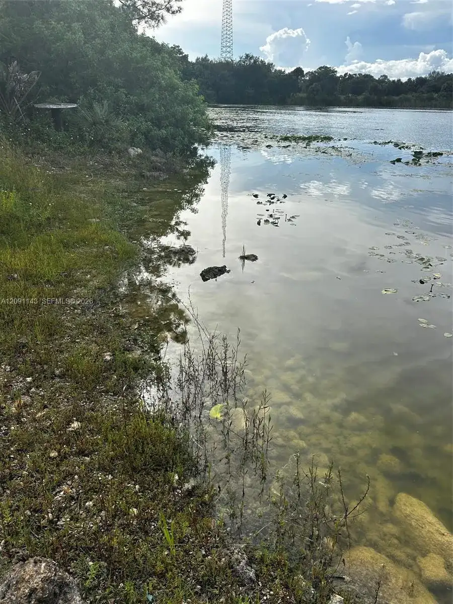 123 Pine Lake Ave, Clewiston FL 33440 photo 3