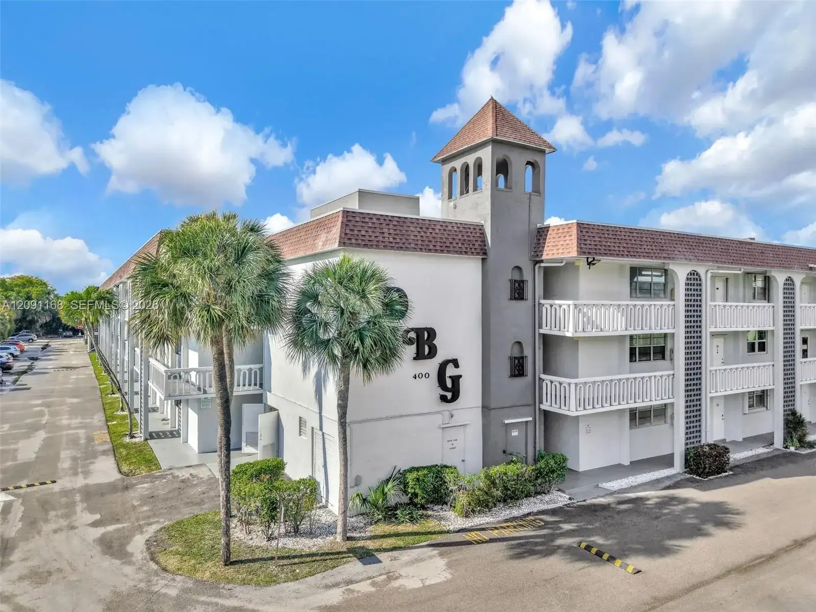 400 SE 10th St # 303, Deerfield Beach FL 33441 photo 2