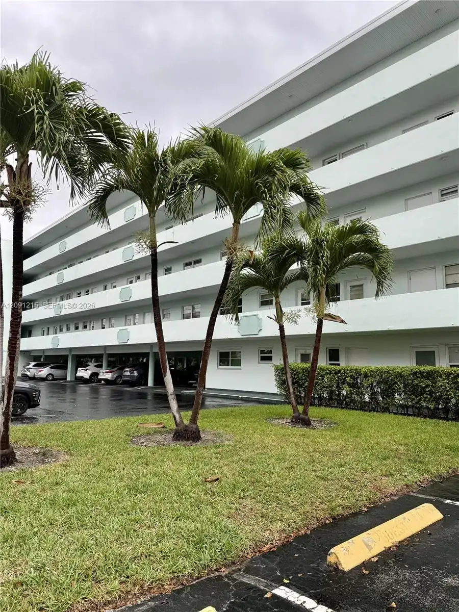 600 NE 14th Ave # 224, Hallandale Beach FL 33009 photo 3