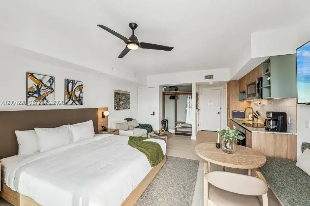 601 NE 1 AVE # 3312, Miami FL 33132 photo 3