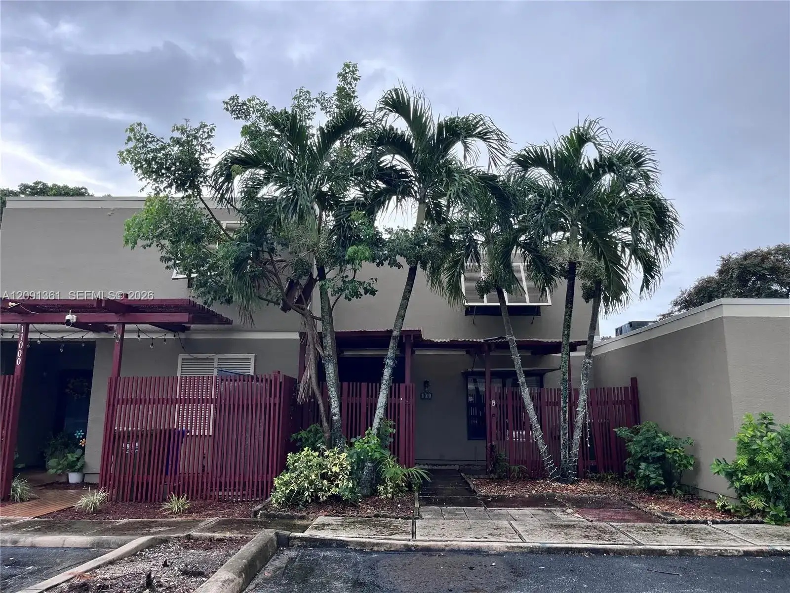 11010 Clubhouse Rd, Pembroke Pines FL 33026 photo 2