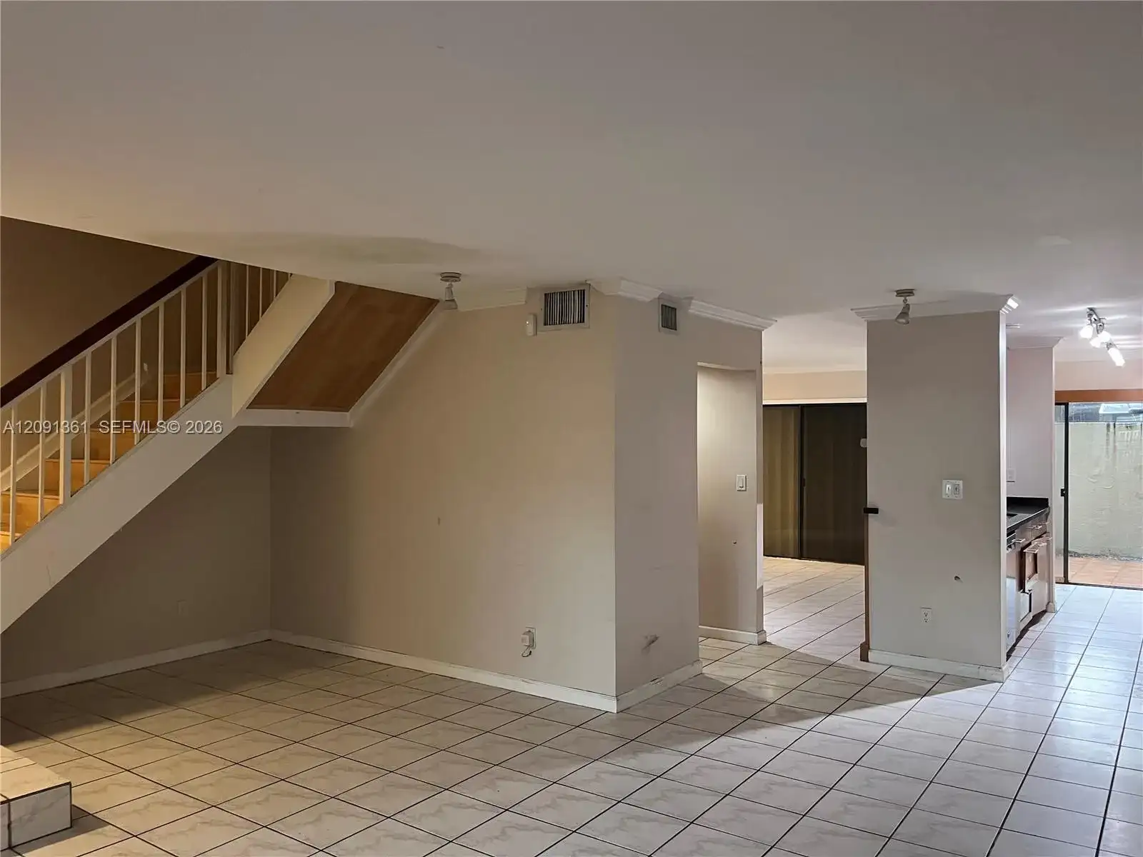 11010 Clubhouse Rd, Pembroke Pines FL 33026 photo 4