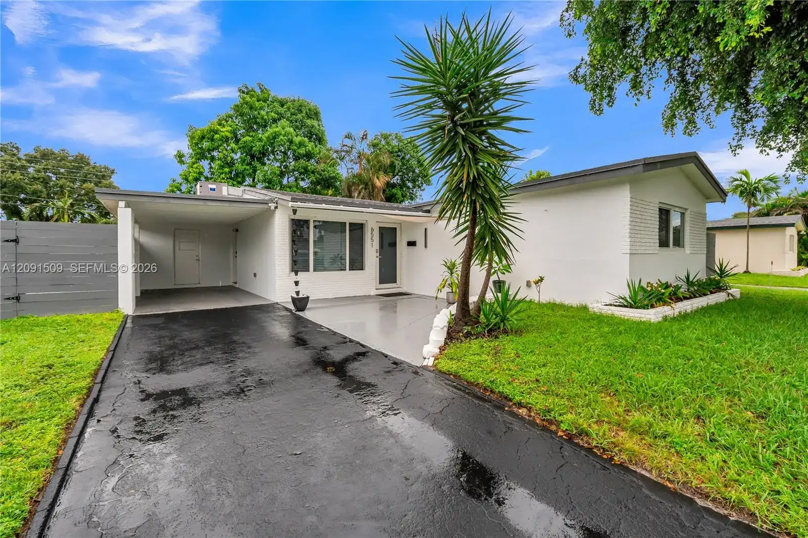 6551 Scott St, Hollywood FL 33024 photo 3