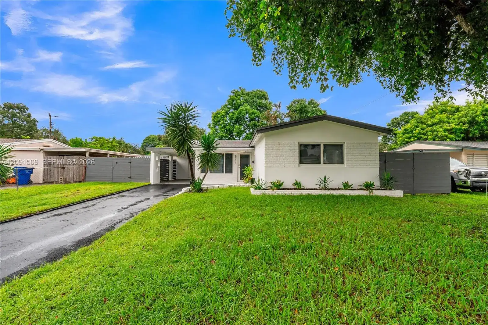 6551 Scott St, Hollywood FL 33024 photo 4