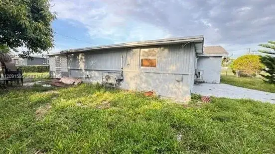 20500 NW 28th Ave, Miami Gardens FL 33056 photo 2