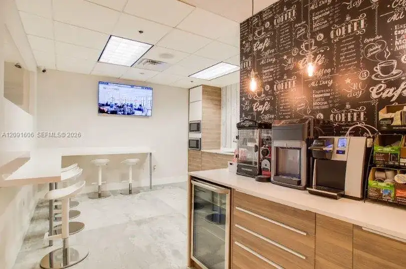 9590 NW 40th St Rd, Doral FL 33178 photo 3