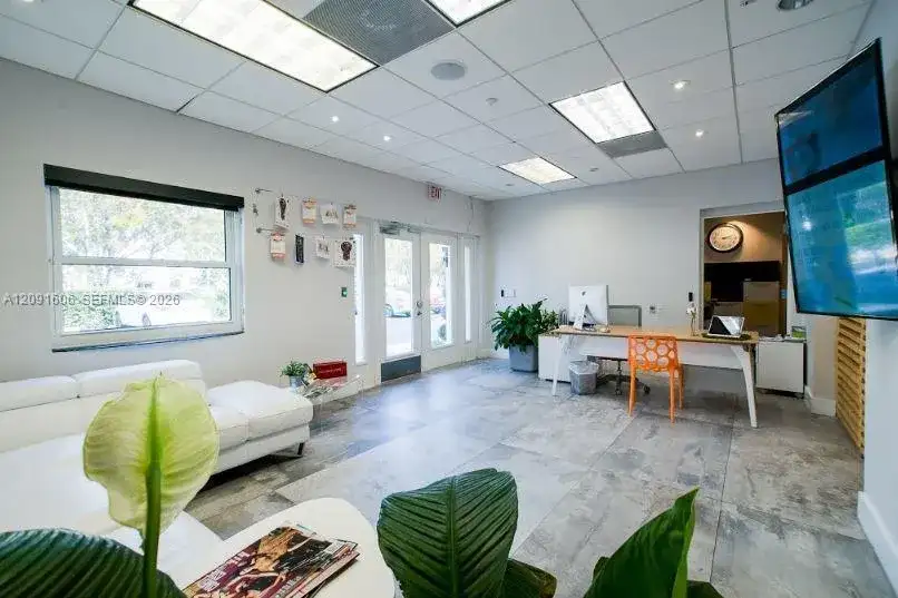9590 NW 40th St Rd, Doral FL 33178 photo 4