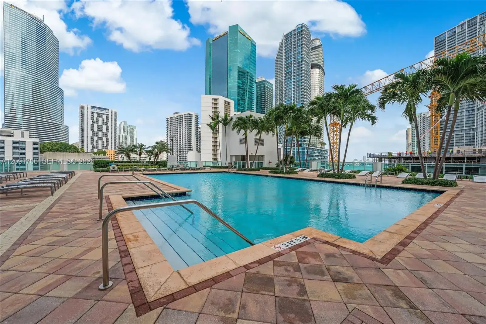 31 SE 5th St # 409, Miami FL 33131 photo 2