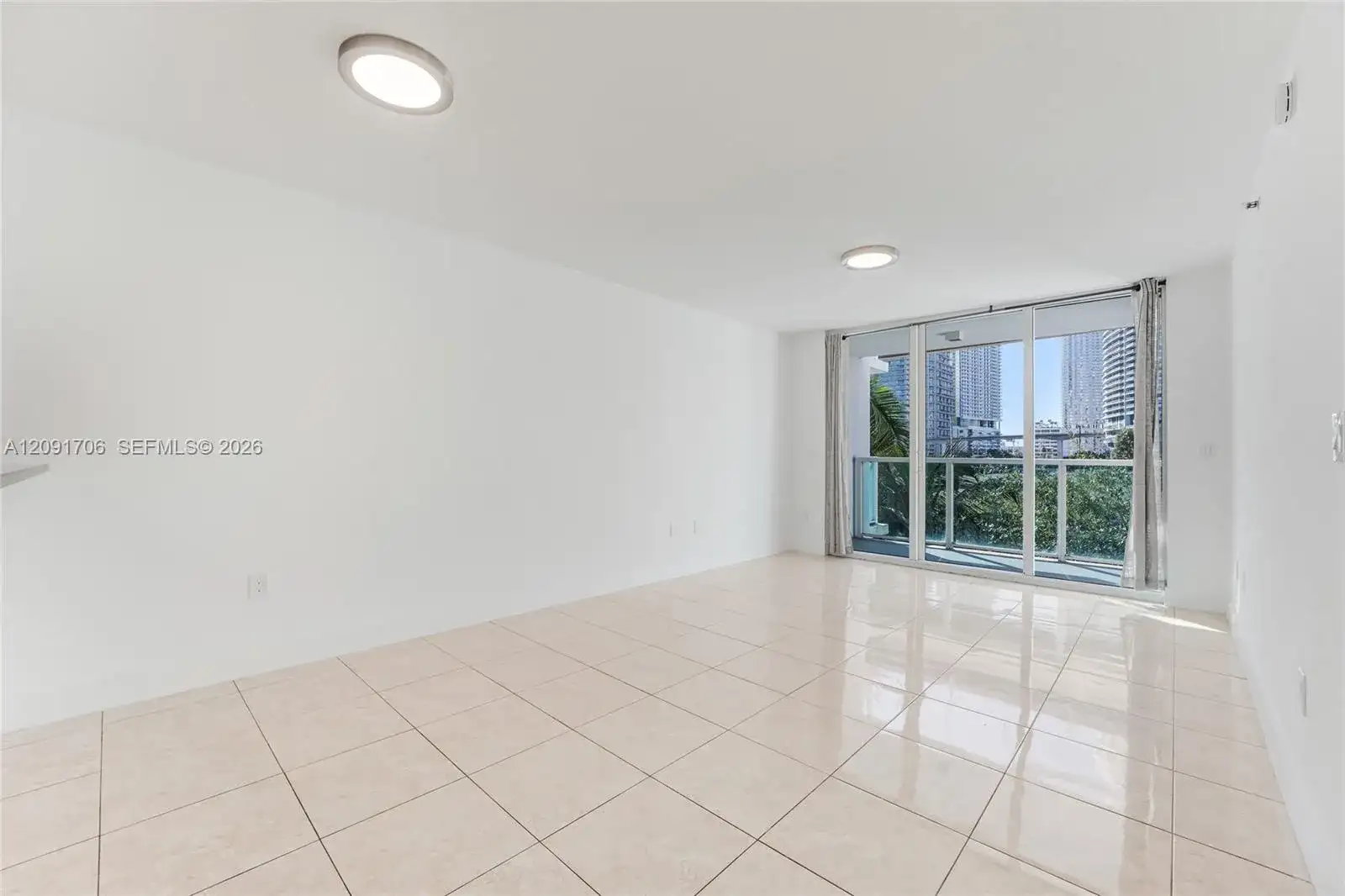 31 SE 5th St # 409, Miami FL 33131 photo 5