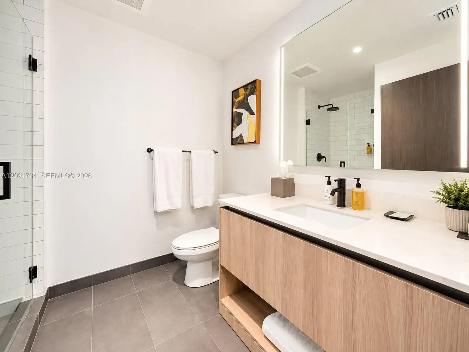 398 NE 5th St # 3805, Miami FL 33132 photo 3