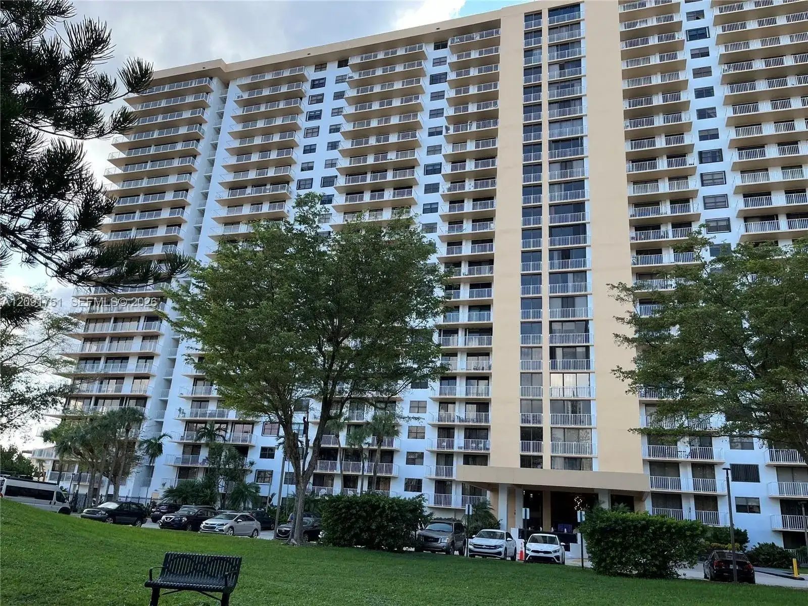 290 174th St # 611, Sunny Isles Beach FL 33160 photo 2