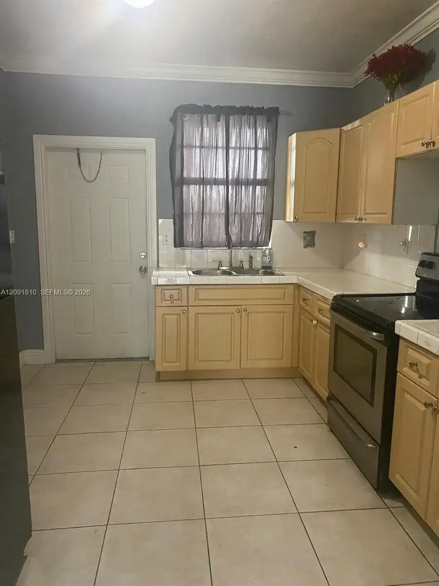 9752 NW 26th Ave # 9752, Miami FL 33147 photo 2