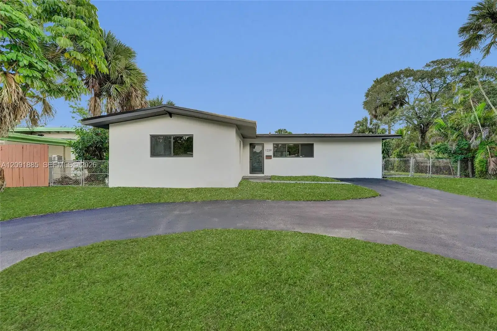 1239 SW 29th Ter, Fort Lauderdale FL 33312 photo 2