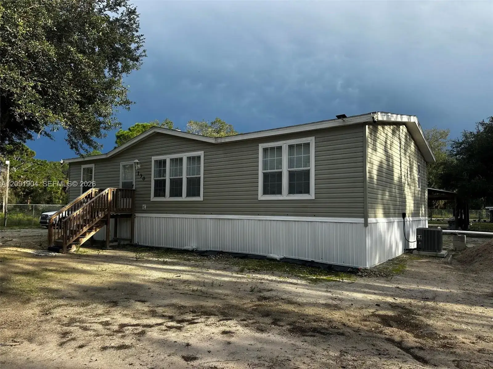 130 AVE DEL CENTRO, Clewiston FL 33440 photo 2