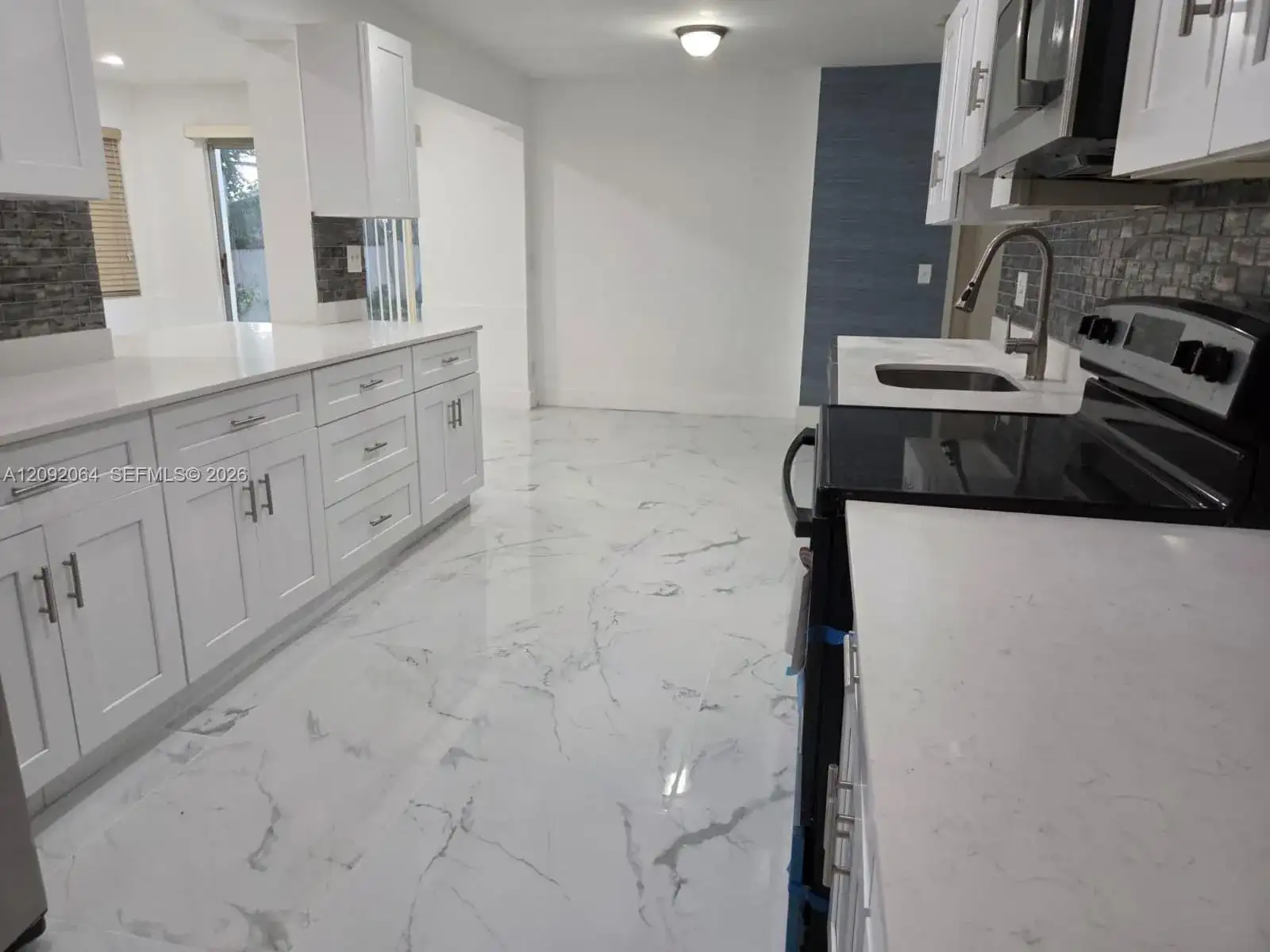 831 N 72nd Way, Hollywood FL 33024 photo 5