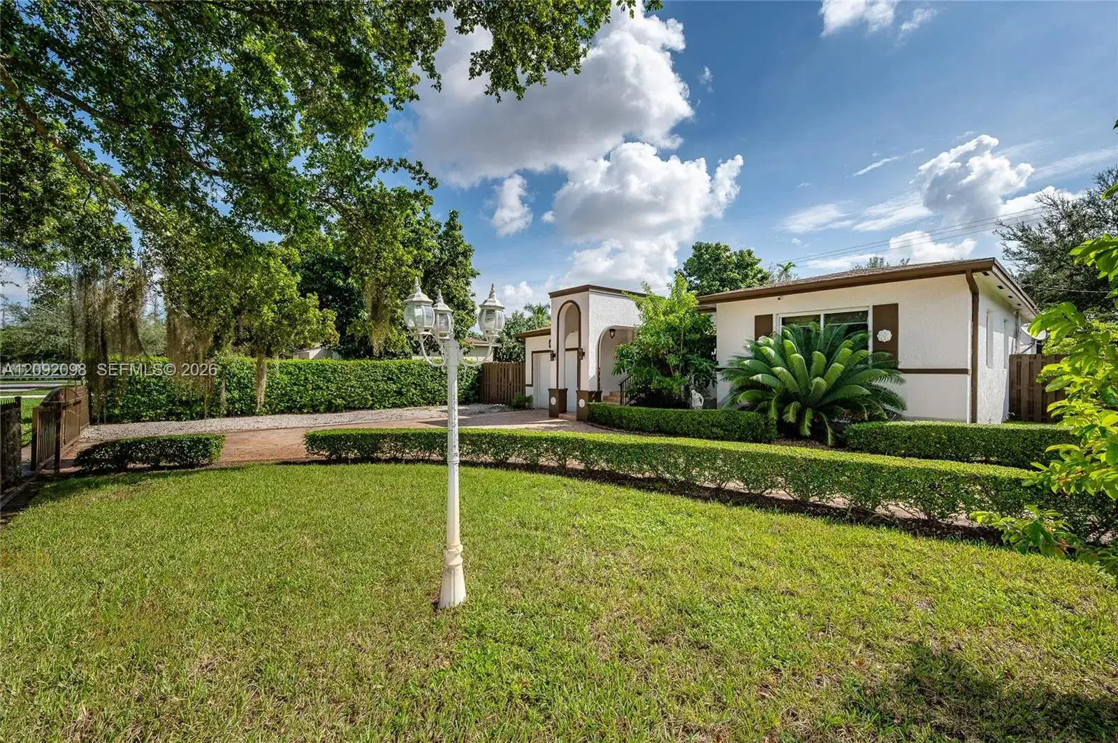 589 Miller Dr, Miami Springs FL 33166 photo 3