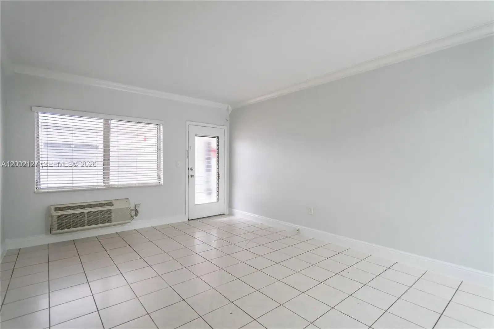 7640 Carlyle Ave # 5A, Miami Beach FL 33141 photo 2