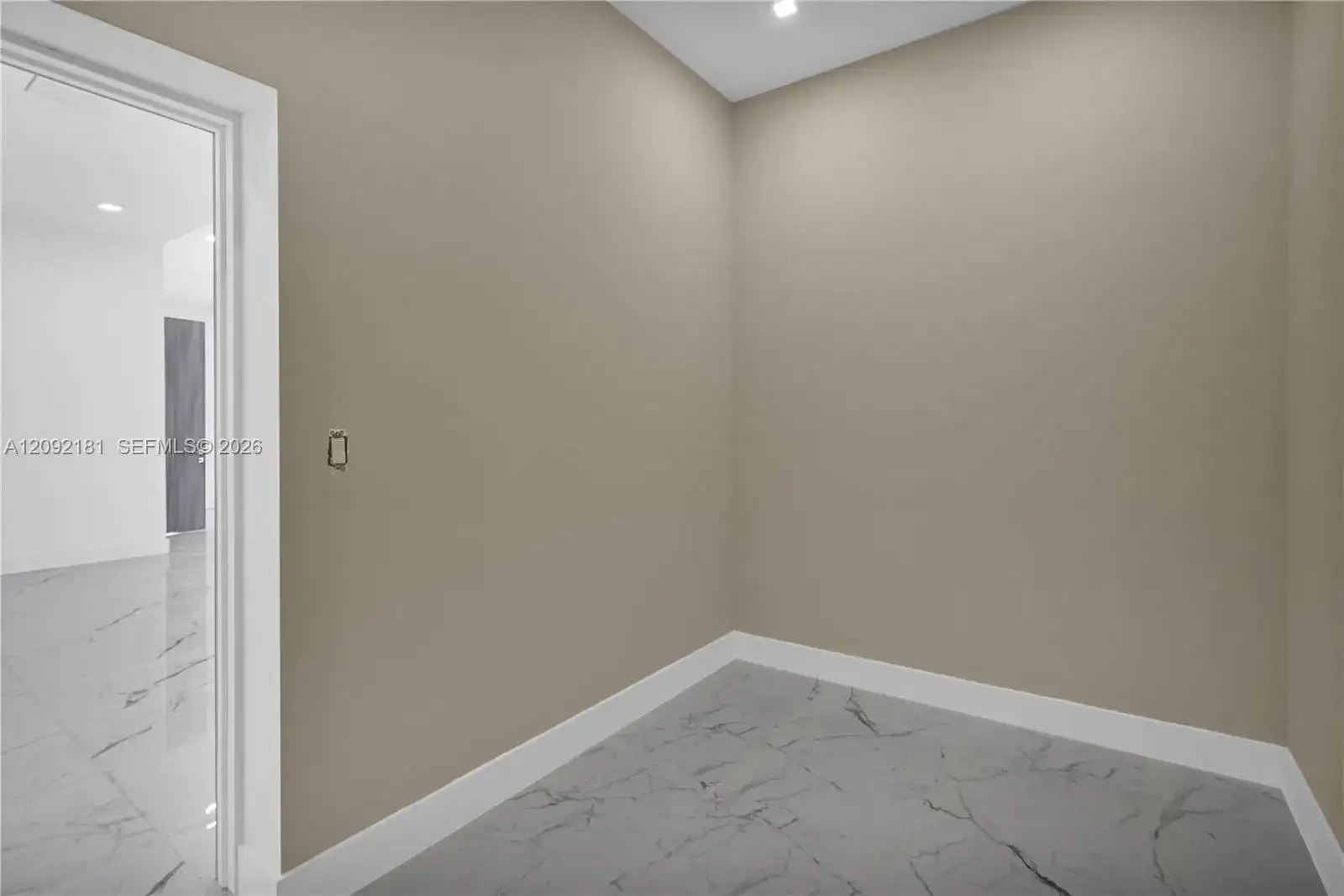 9505 SW 67th Ave, Pinecrest FL 33156 photo 5