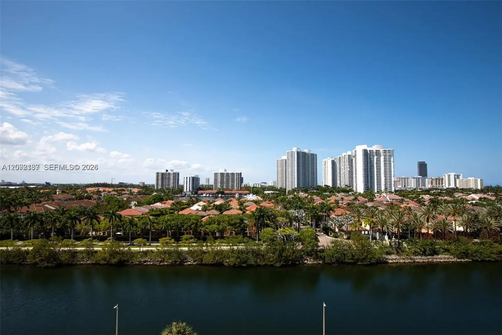 3701 N Country Club Dr # 902, Aventura FL 33180 photo 2