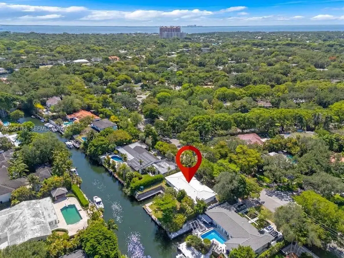739 S Alhambra Cir, Coral Gables FL 33146 photo 4