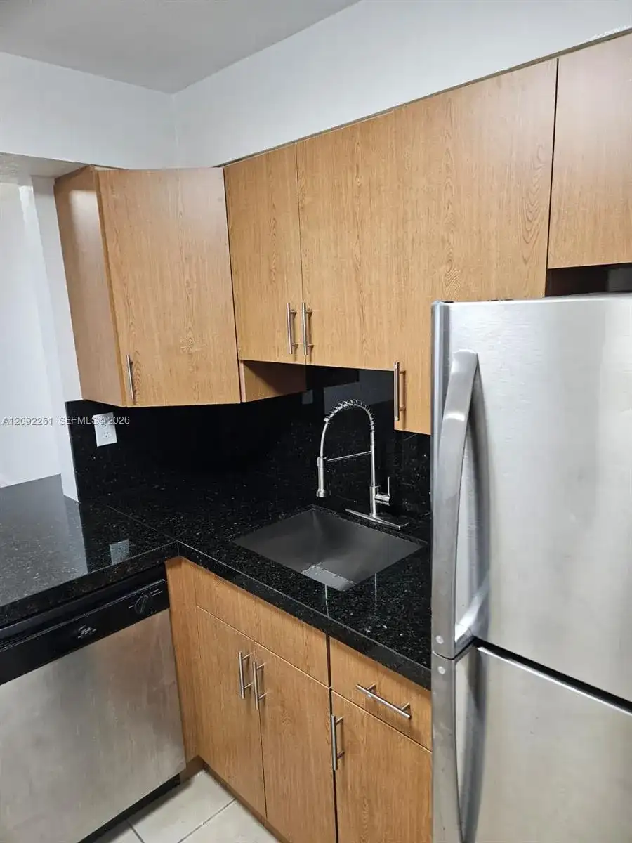 5201 Geneva Way # 201, Doral FL 33166 photo 3