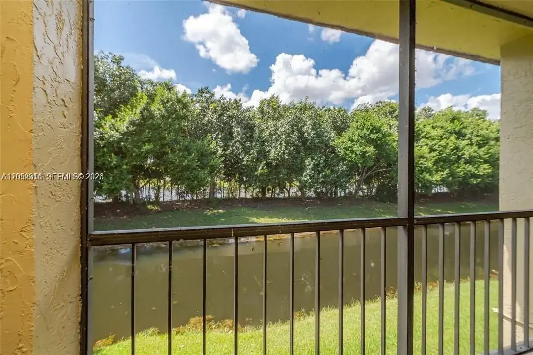 321 Lakeview Dr # 204, Weston FL 33326 photo 5