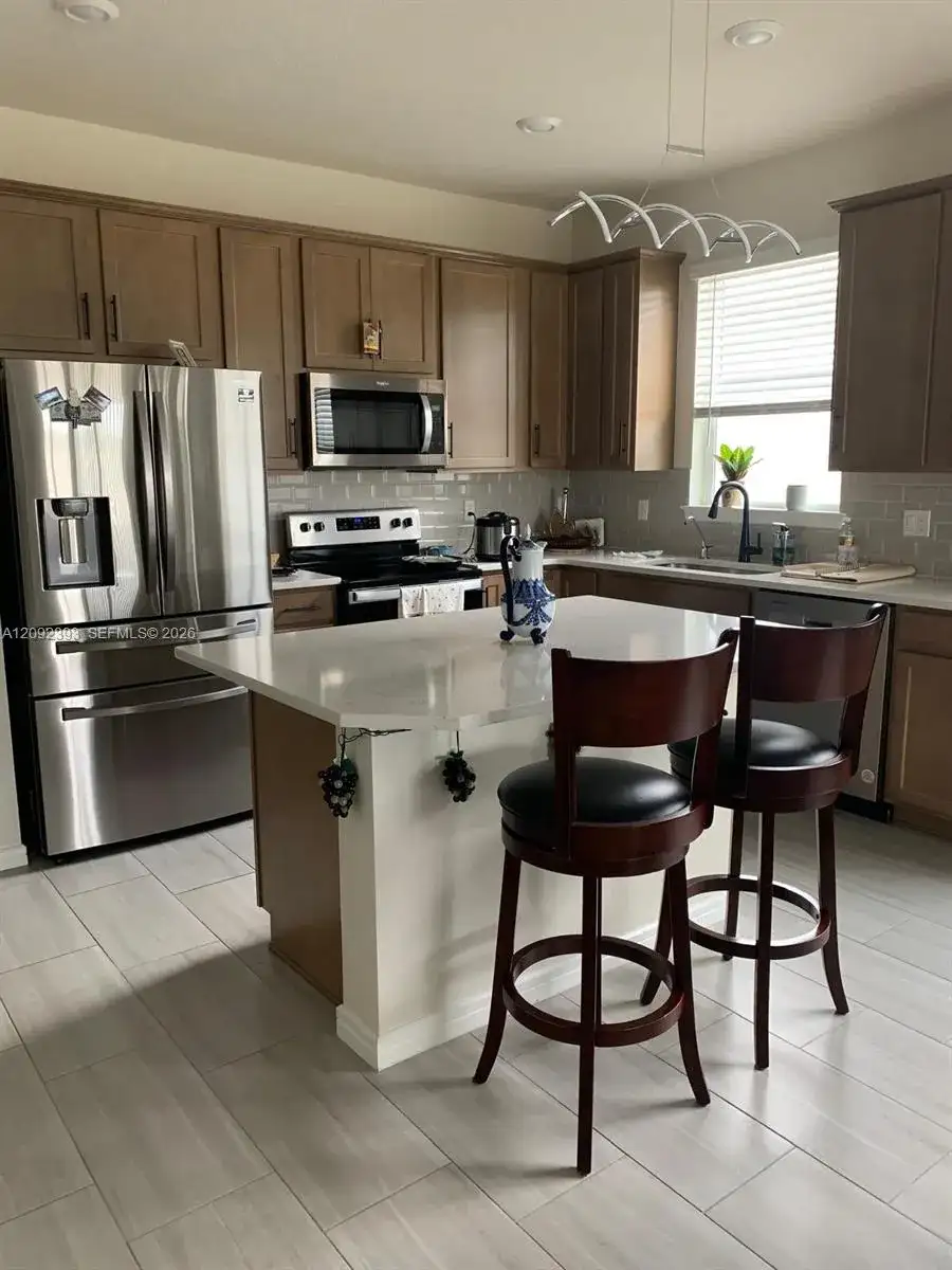 1893 Spring Shower Cir, Kissimmee FL 34744 photo 2