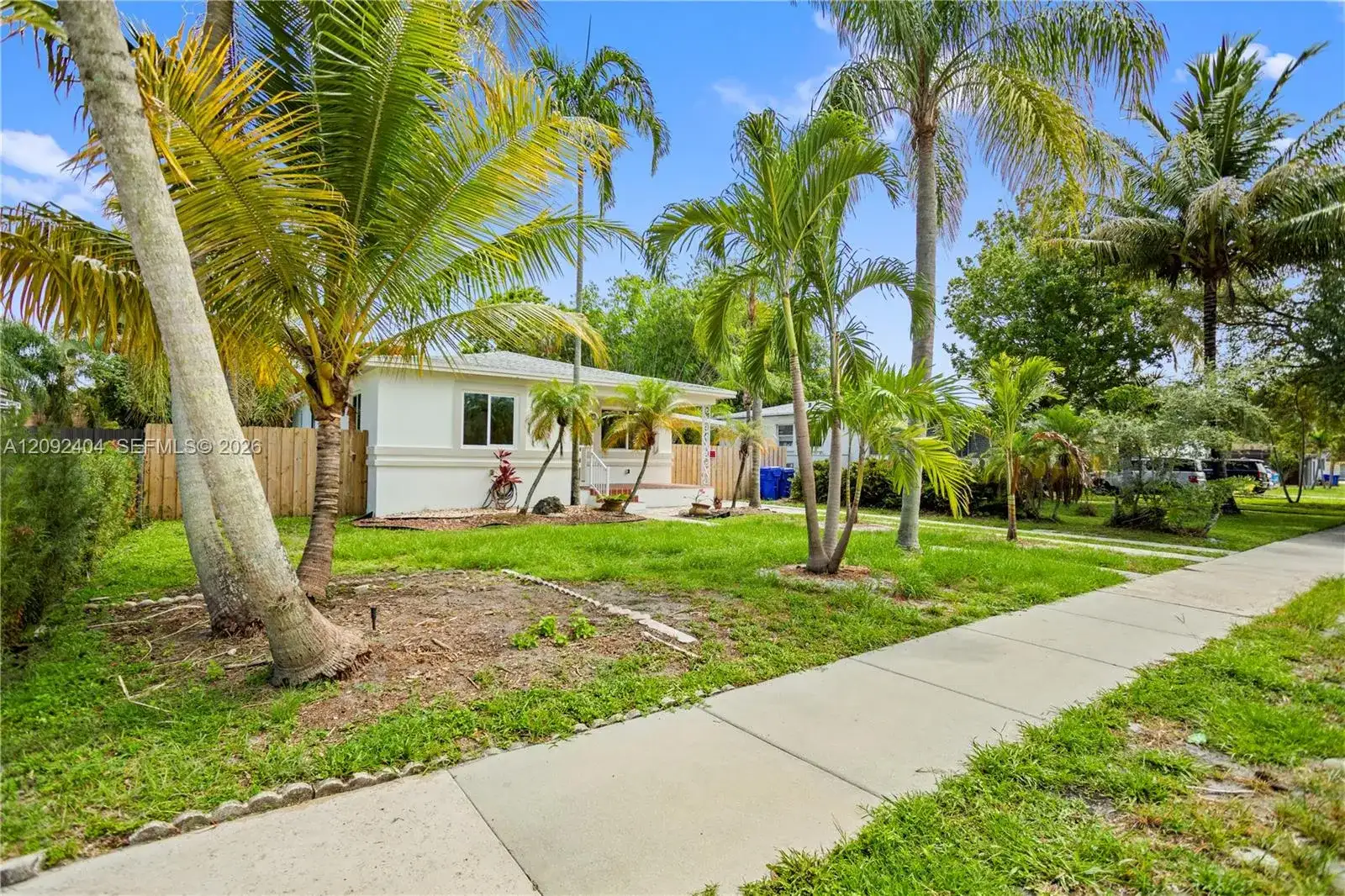 2530 Fillmore St, Hollywood FL 33020 photo 4