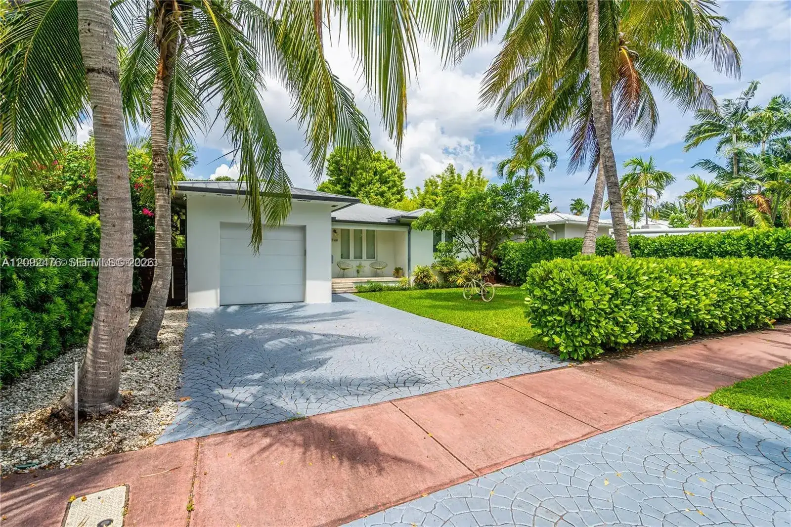 1749 Bay Dr # 0, Miami Beach FL 33141 photo 2